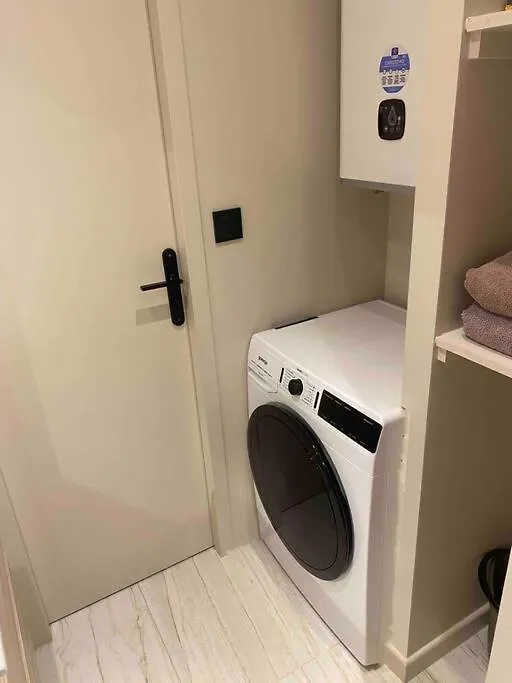 Studio Equipe En Rez De Jardin Villeurbanne