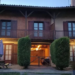 Le Rouge Robin Hébergement de vacances Fougax-et-Barrineuf